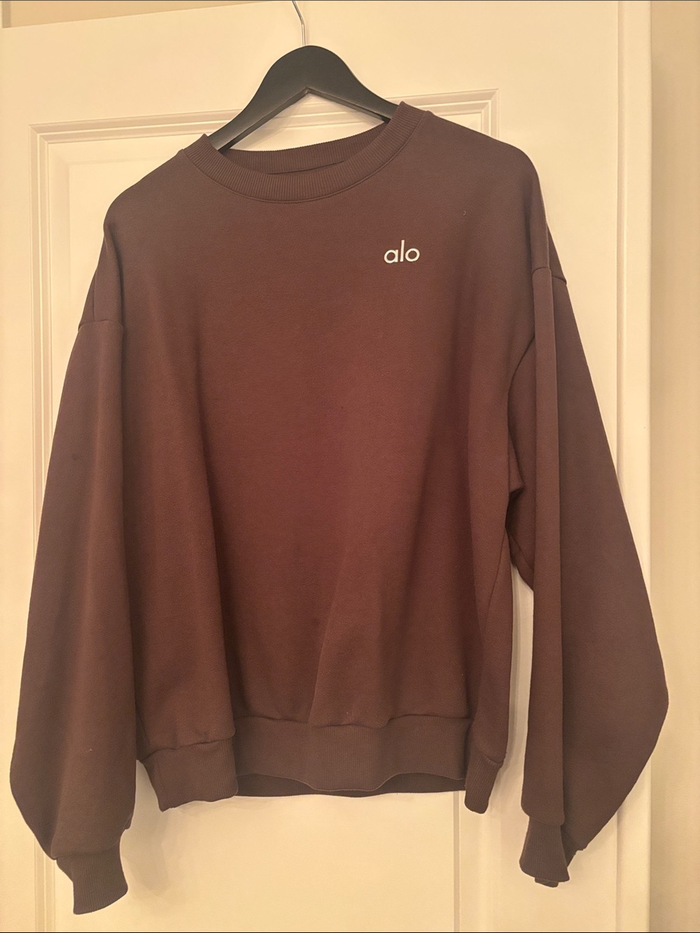 ALO Yoga Women’s Espresso Crewneck Sweatshirt